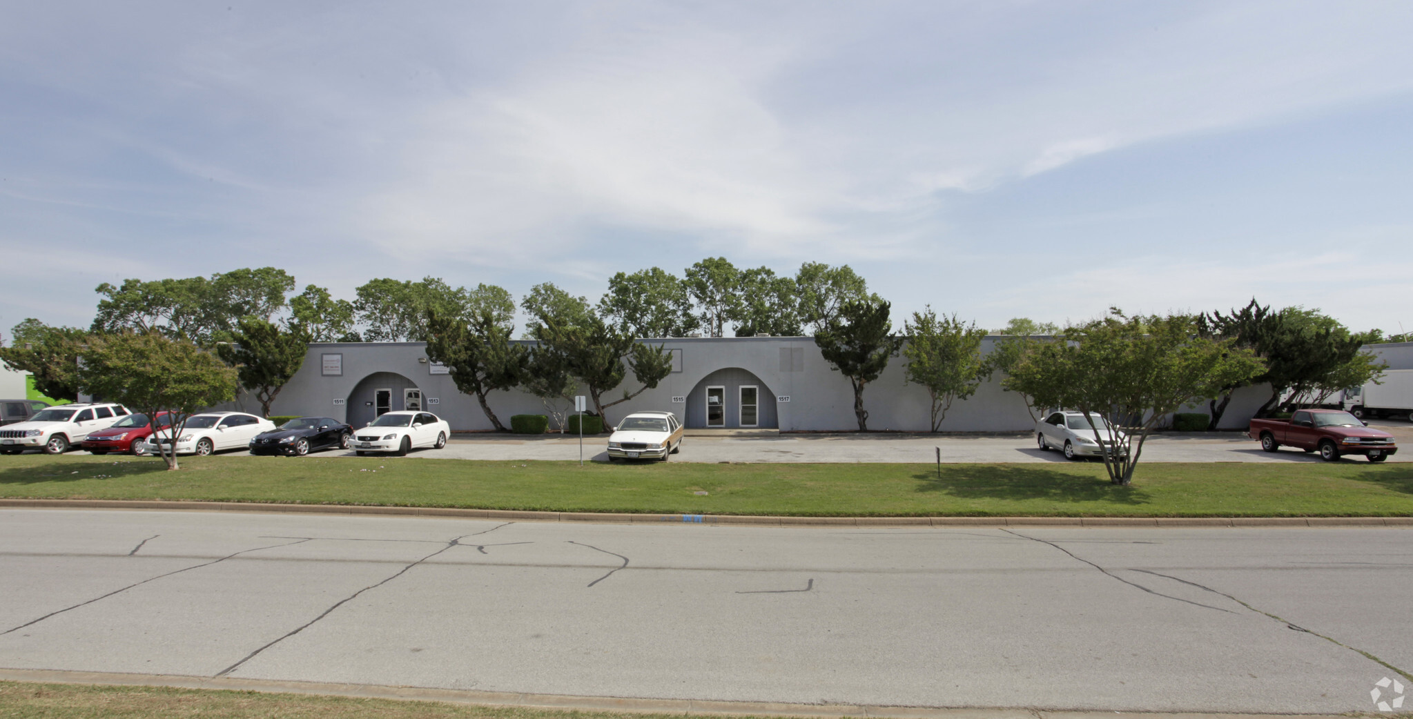 1509-1521 Central Park Dr, Hurst, TX for Rent