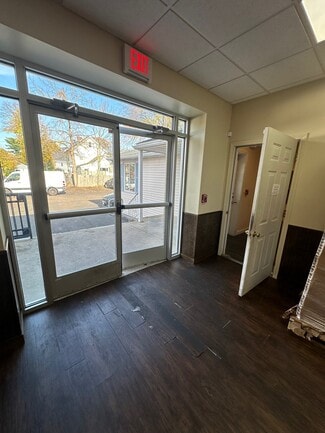 Woburn, MA Retail - 49-R High St
