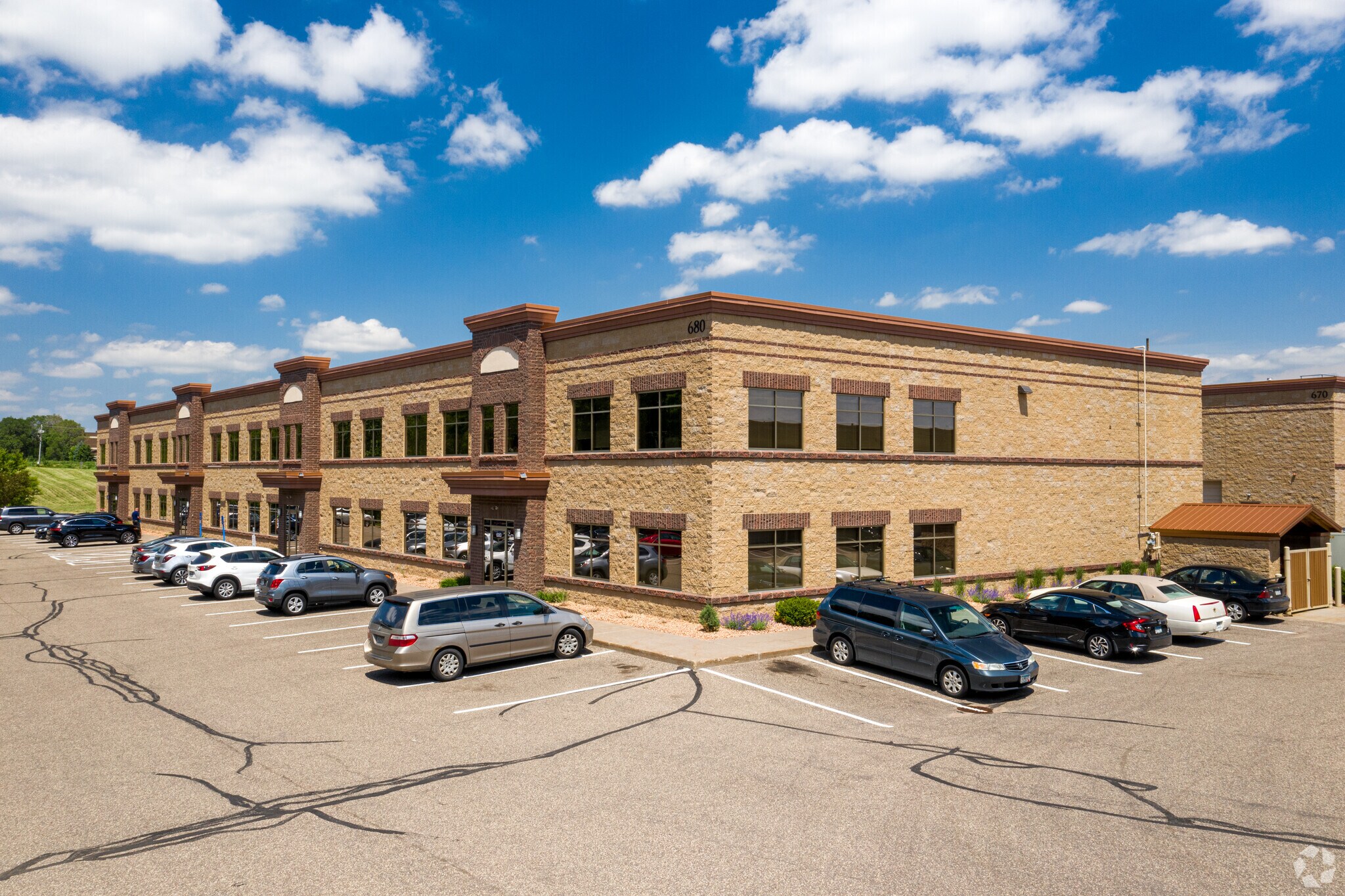 680 Commerce Dr Woodbury, MN 55125 Office Property for Lease on