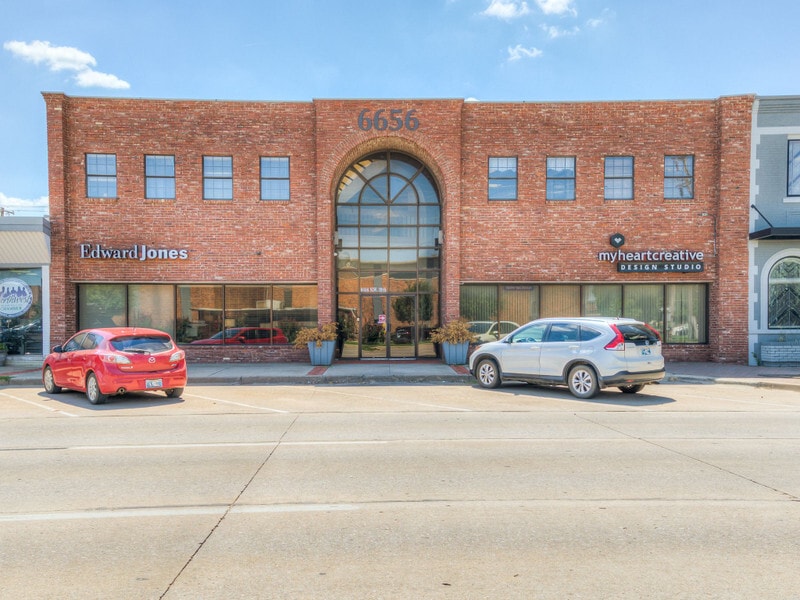 6656 NW 39th Expy, Bethany, OK for Rent