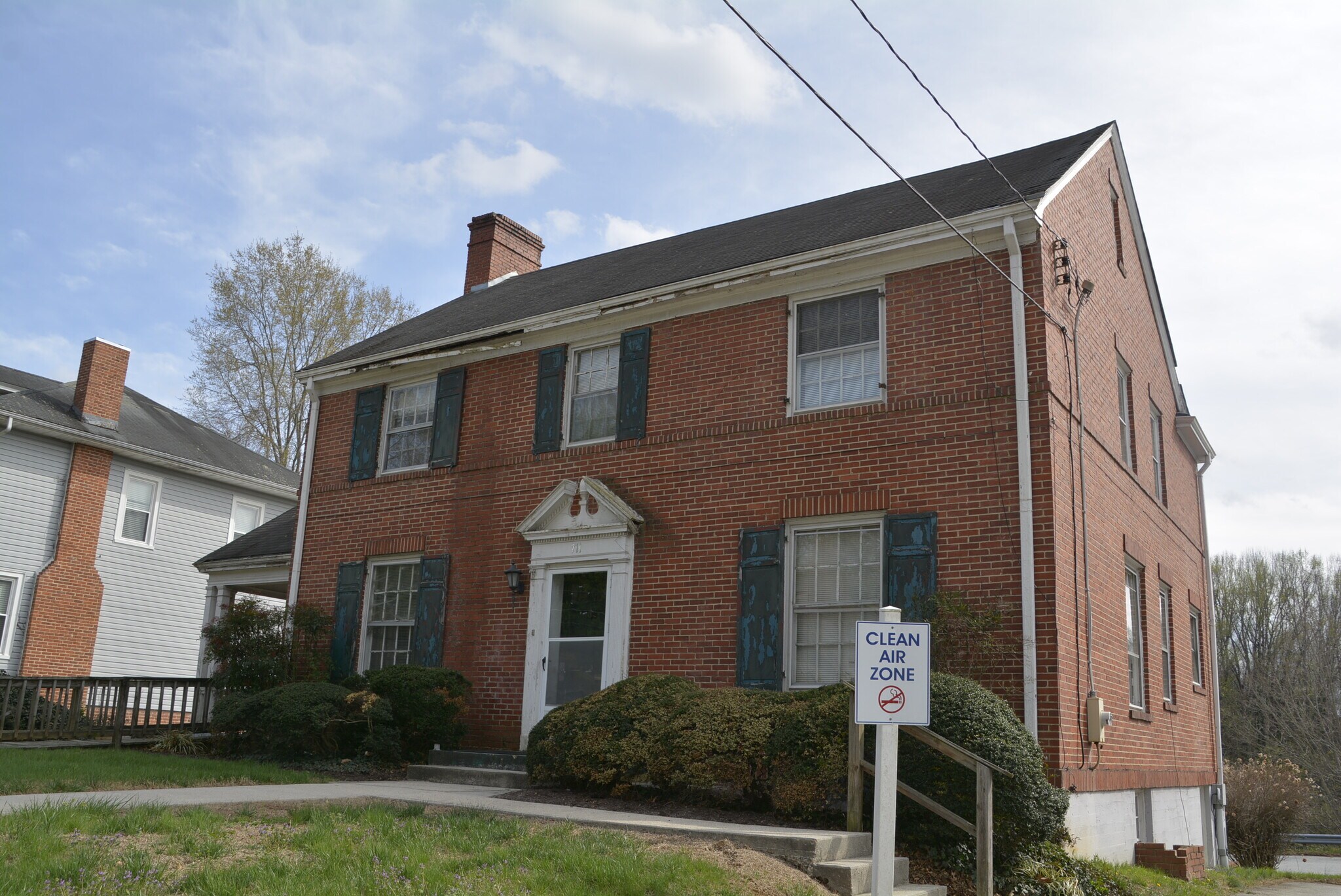 711 Oak St, Farmville, VA for Sale