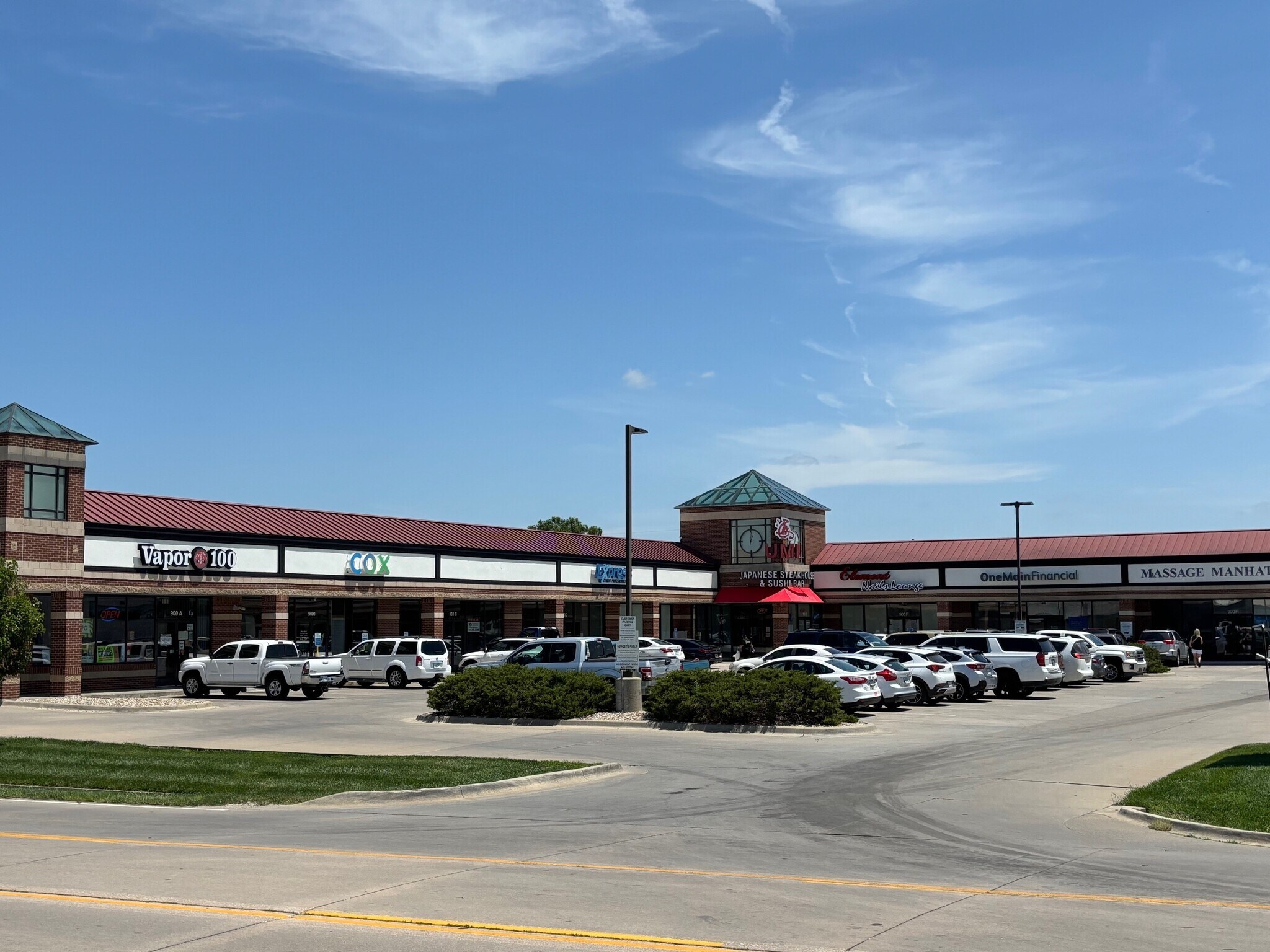 900 Hayes Dr, Manhattan, KS for Rent