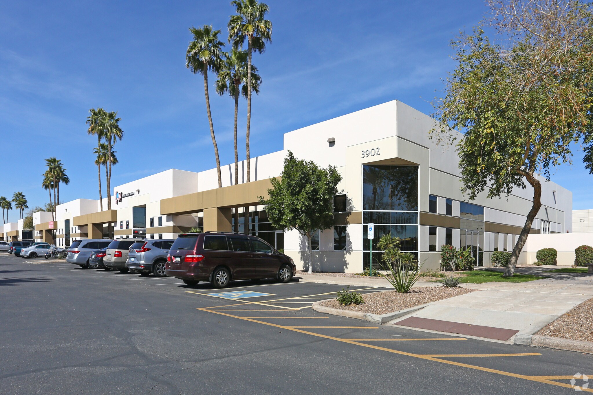 3902 E University Dr Phoenix, AZ 85034 Flex Property for Sale on