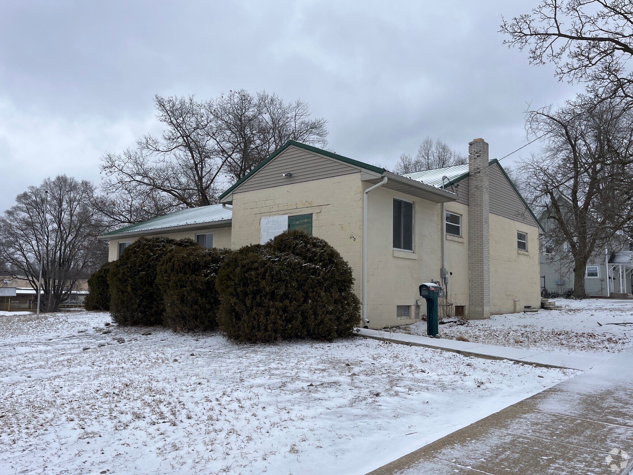240 Ashfield St, Belding, MI for Sale