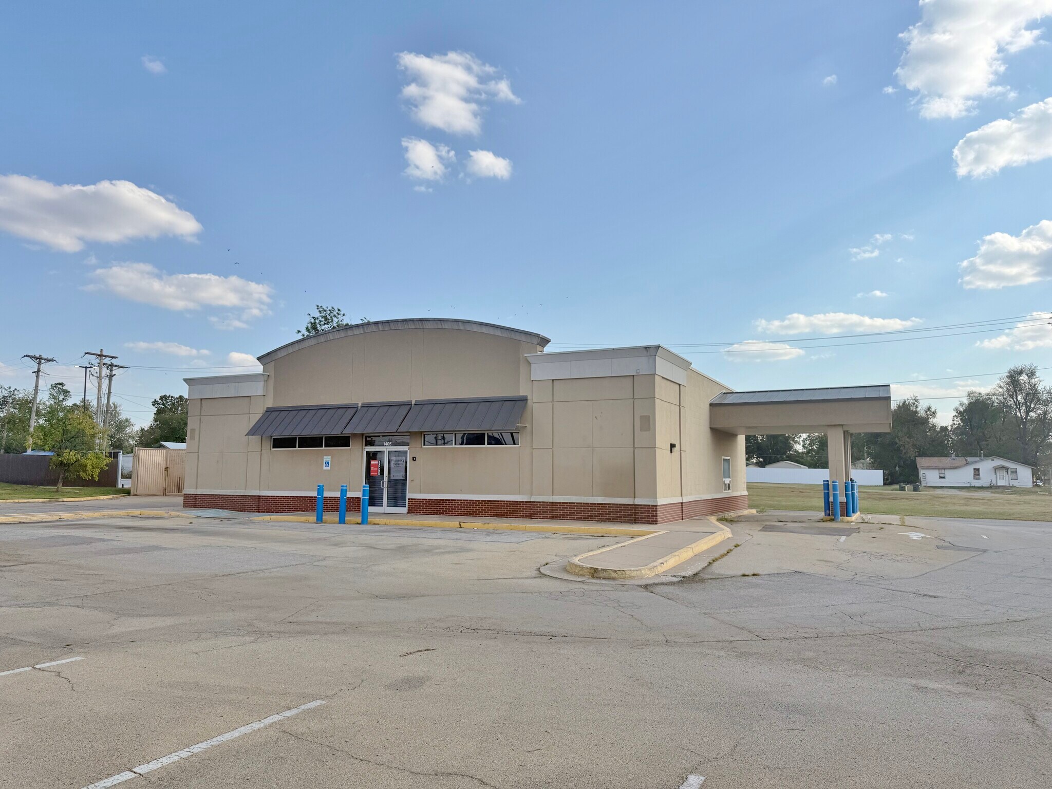 1405 E Main St, Cushing, OK for Rent