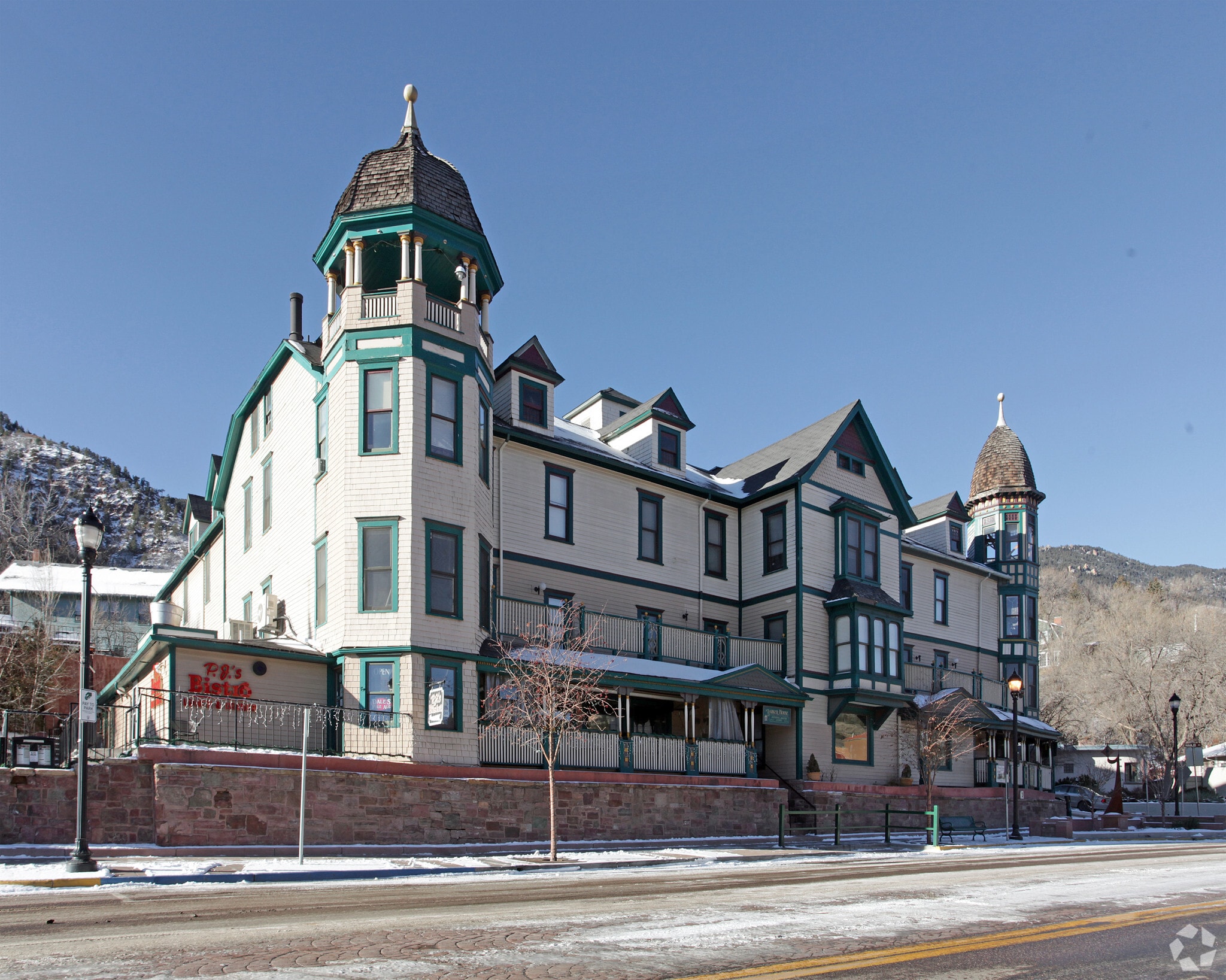 819 Manitou Ave, Manitou Springs, CO for Rent