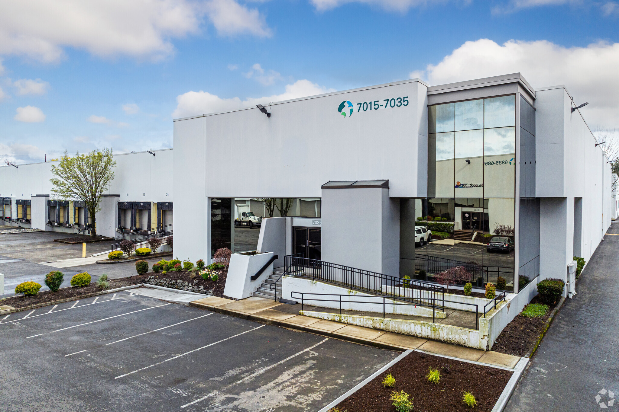 21220-21246 W Valley Hwy, Kent, WA for Rent