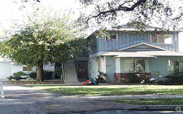 216 S Glenwood Pl, Burbank, CA for Sale