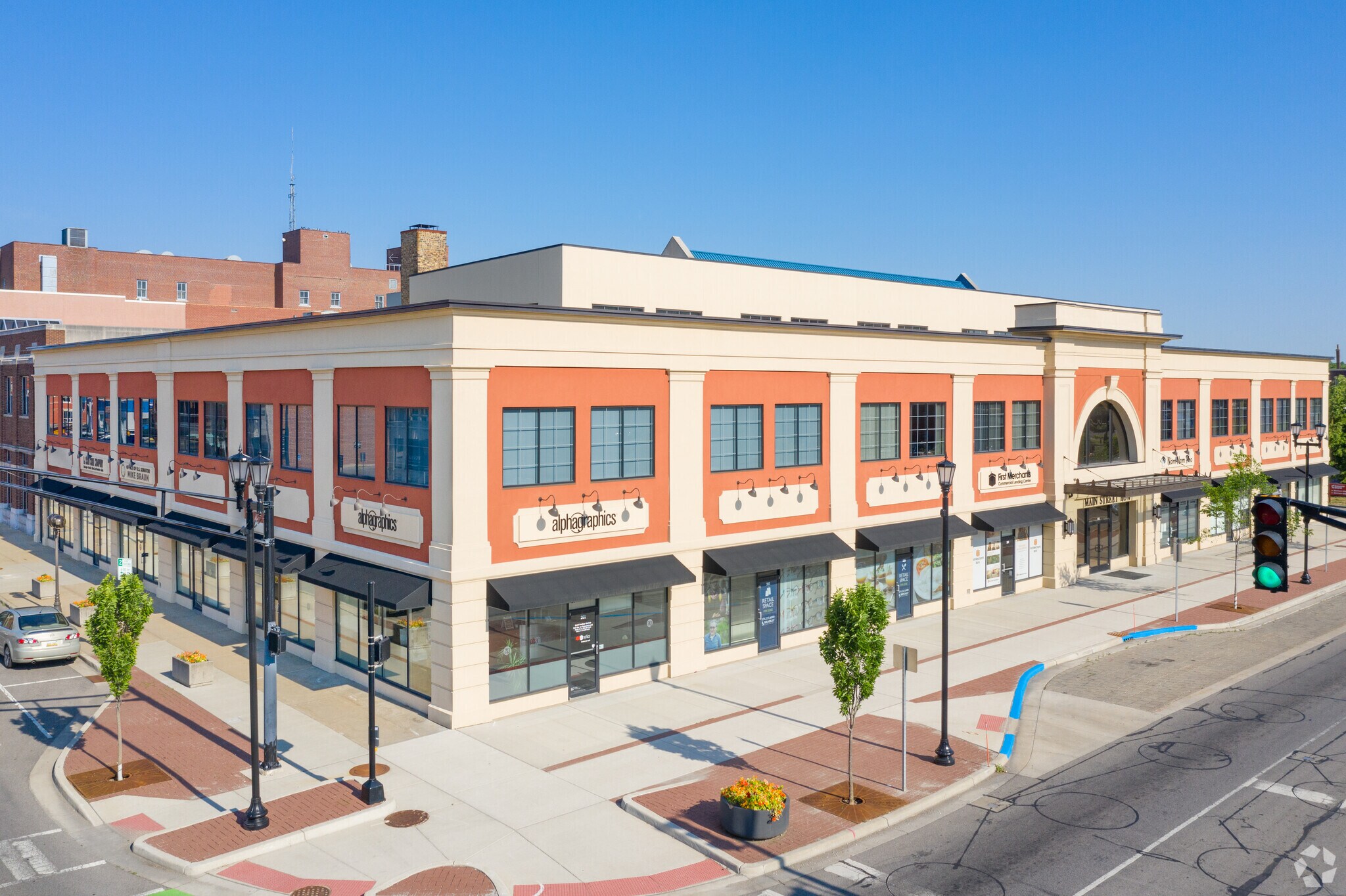 201215 N Main St South Bend, IN 46601 Retail Property for Lease on