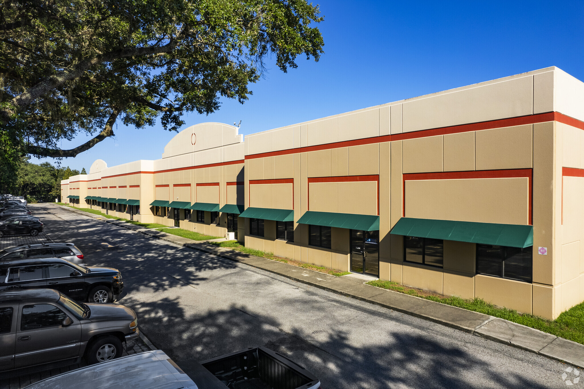 2804-2834 Broadway Center Blvd, Brandon, FL for Sale