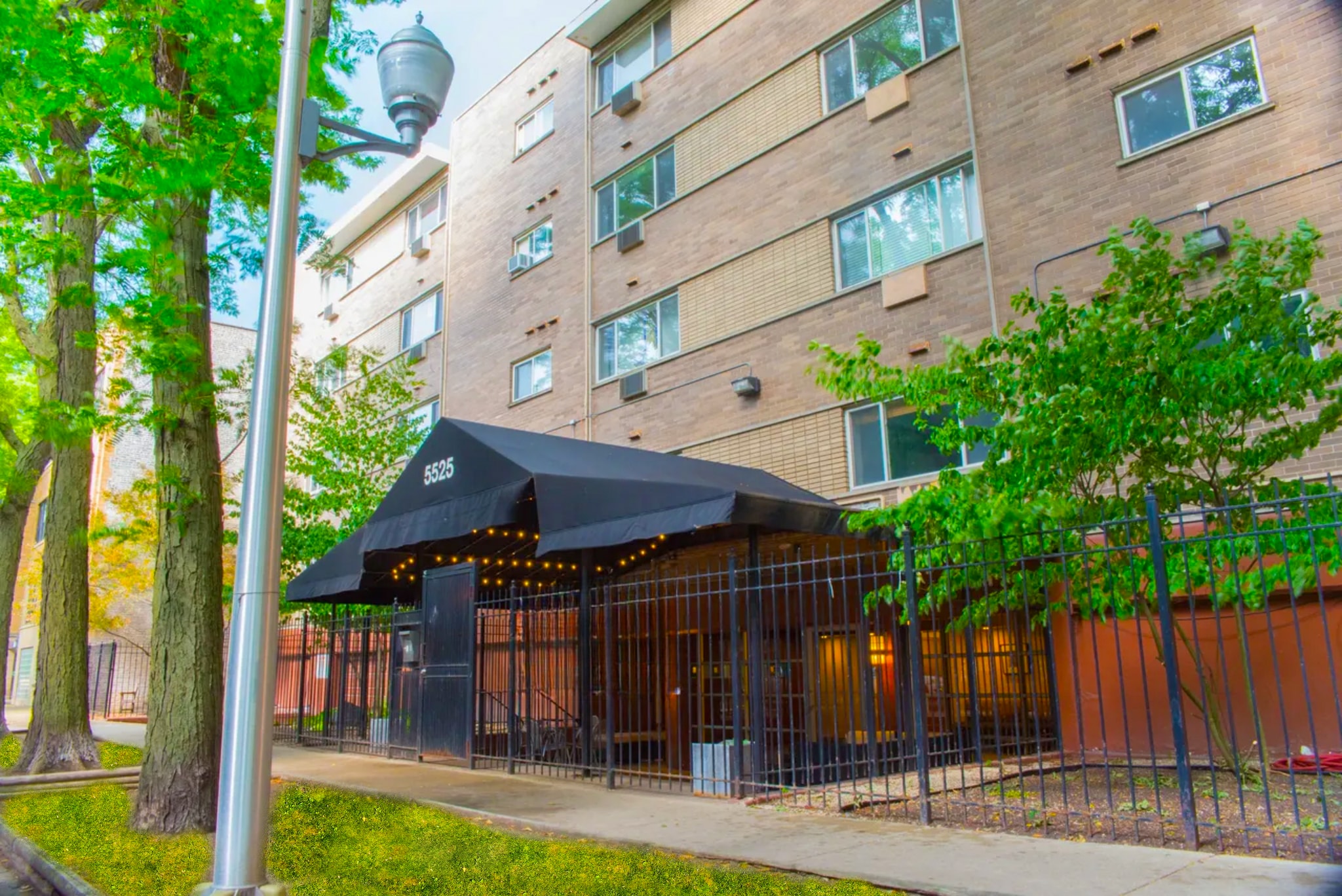 5525 N Winthrop Ave, Chicago, IL for Sale