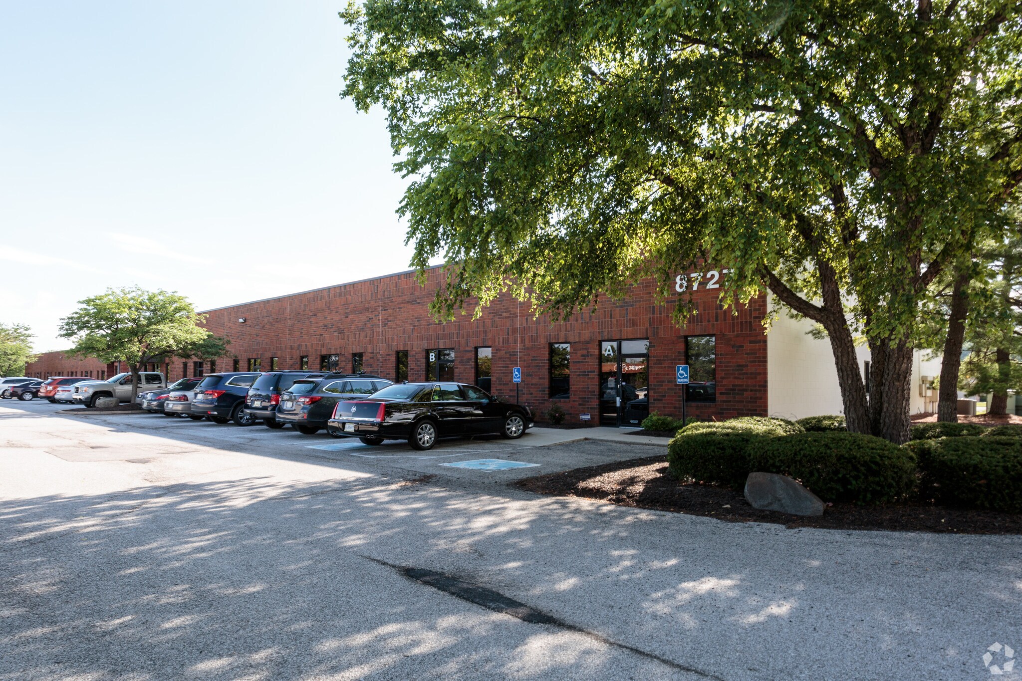 8727 Commerce Park Pl, Indianapolis, IN for Rent
