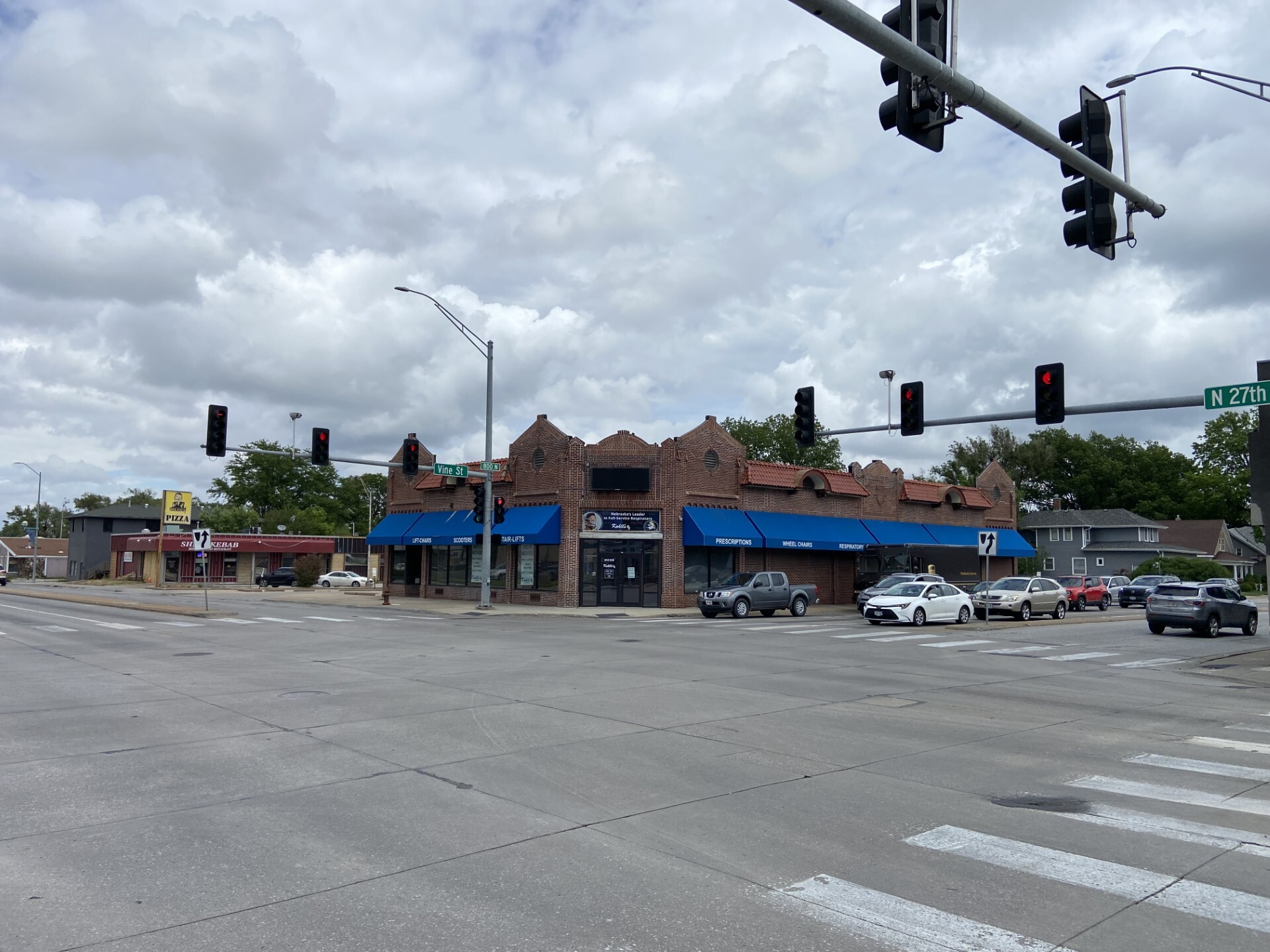 800 N 27th St, Lincoln, NE for Rent
