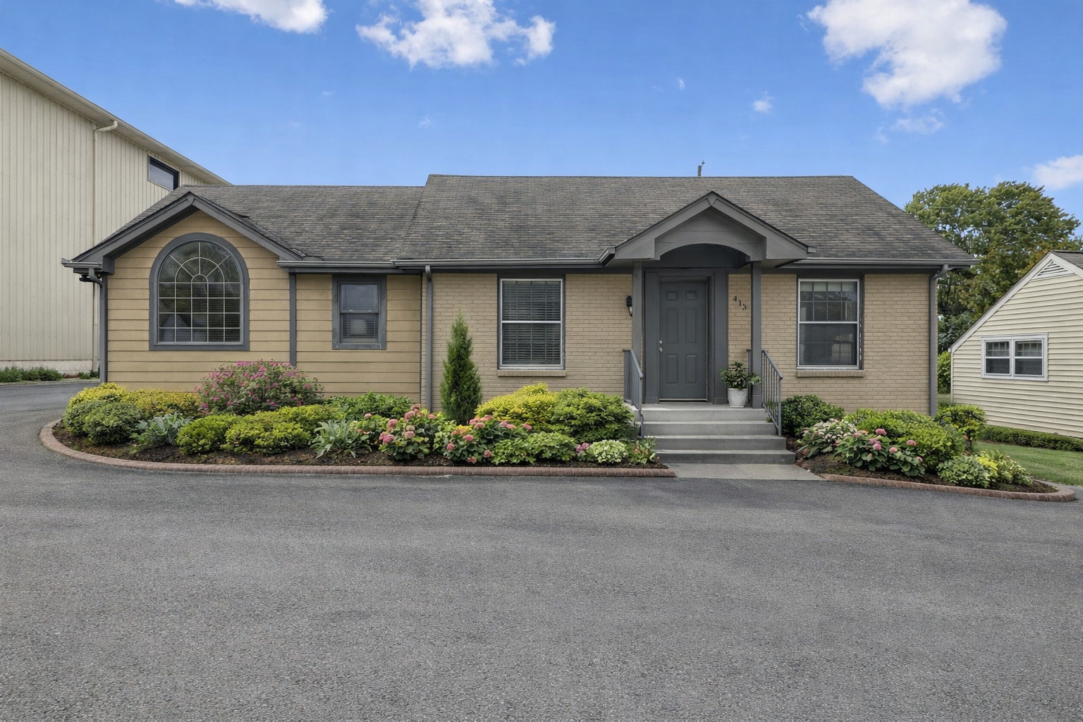 413 E Iris Dr, Nashville, TN for Sale