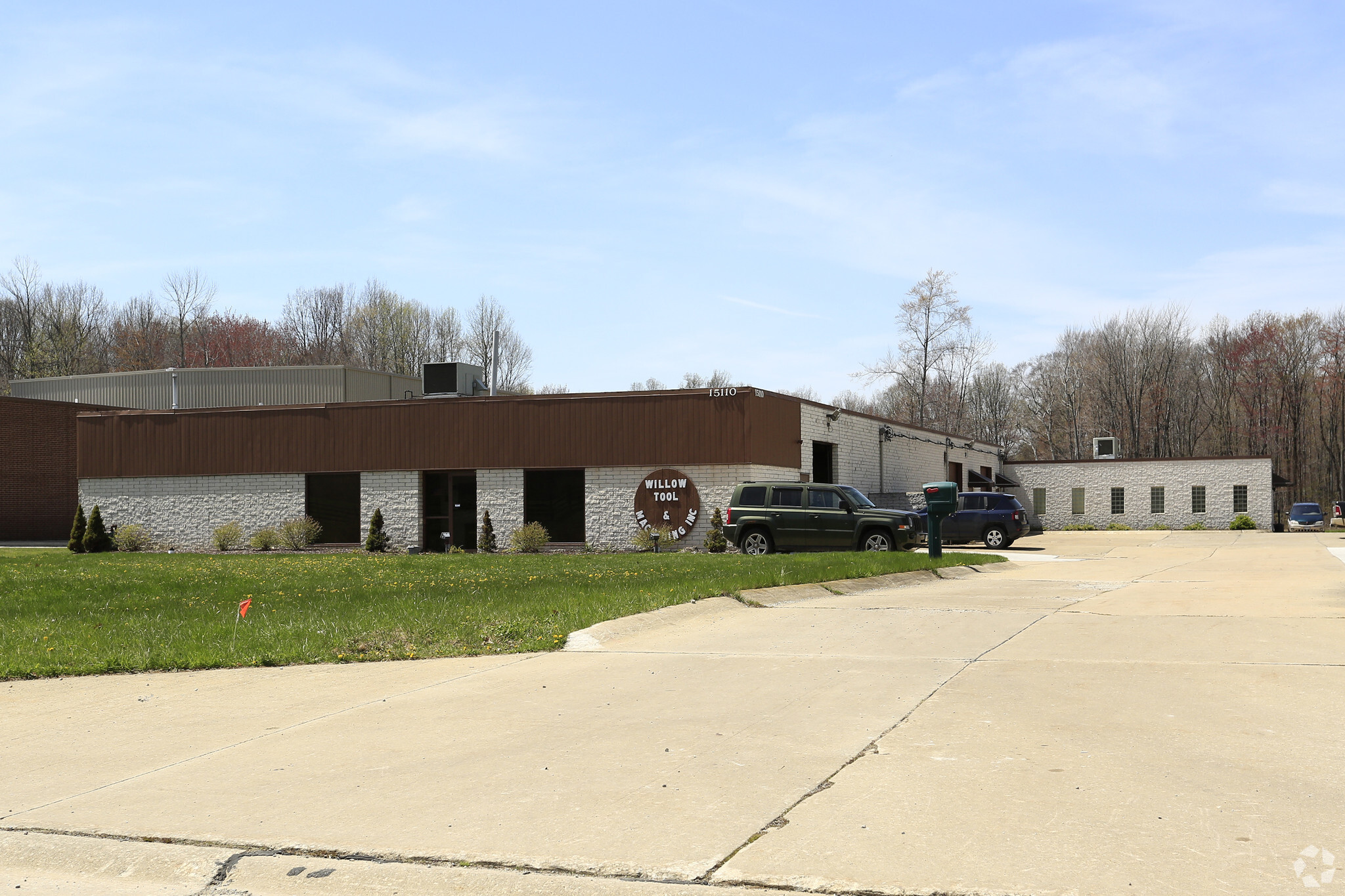 15110 Foltz Industrial Pky, Strongsville, OH for Sale