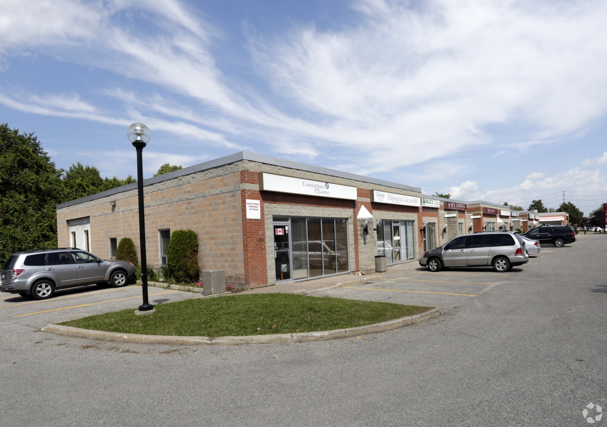 74 Cedar Pointe Dr, Barrie, ON for Rent