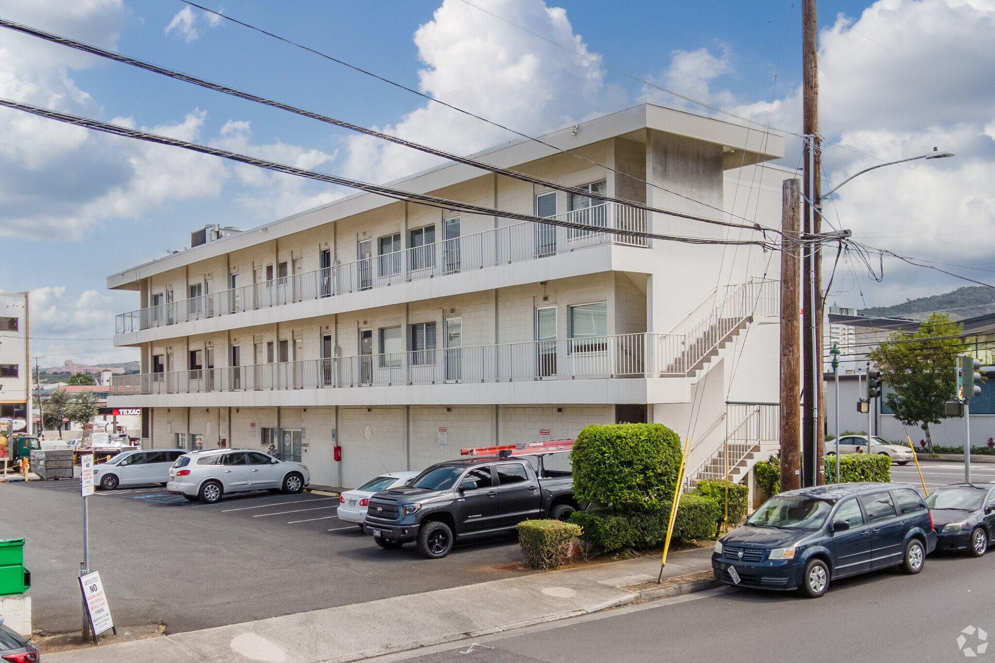 2119 N King St, Honolulu, HI for Rent