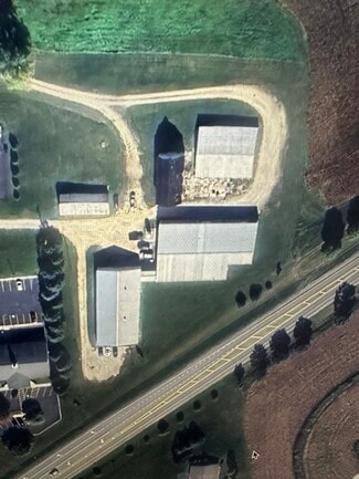 Mount Carroll, IL Warehouse - 636 S East St