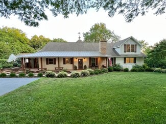 Trout Valley, IL Specialty - 204 Country Commons Rd