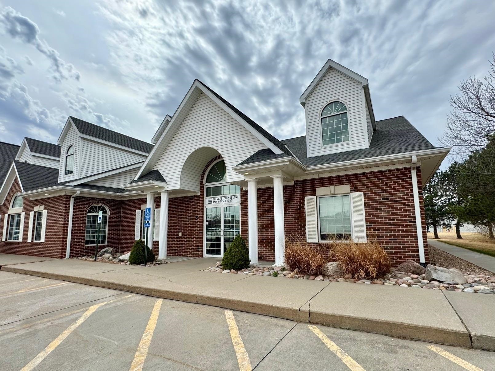 5308 Parklane Dr, Kearney, NE for Sale