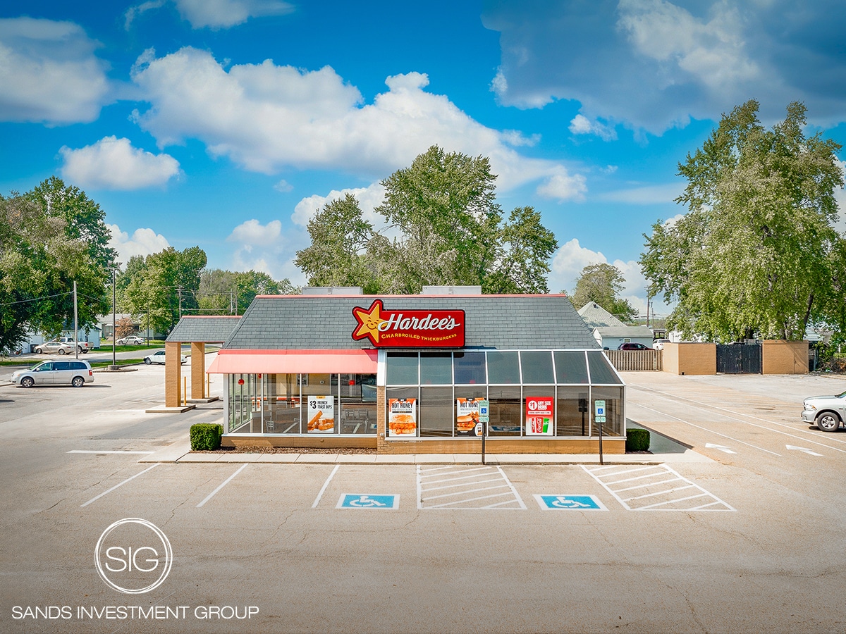 905 N Springfield St, Virden, IL for Sale