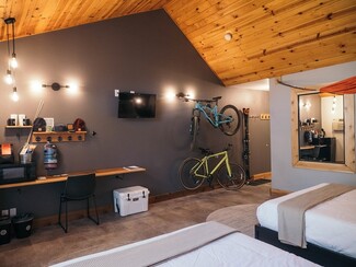 Mount Shasta, CA Hospitality - 1612 S Mount Shasta Blvd