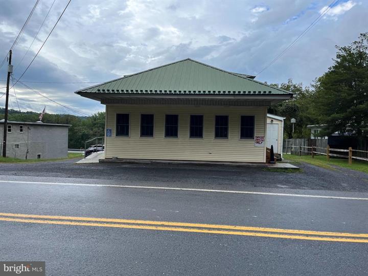 83 N Market St, Millerstown, PA for Sale