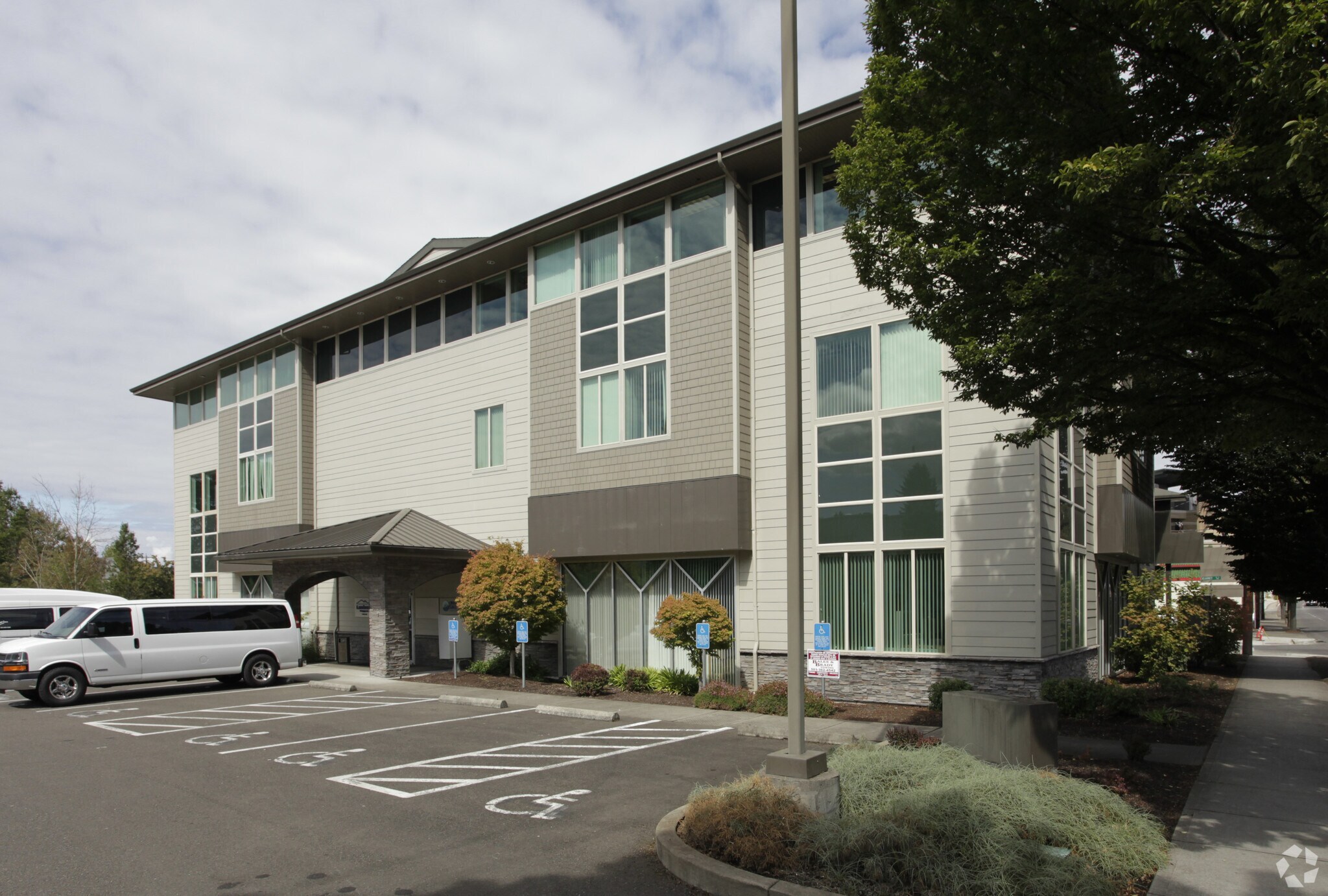 925-935 Commercial St SE, Salem, OR for Rent