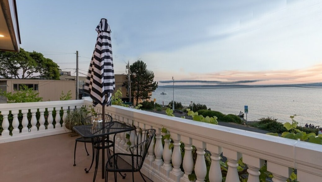 4030 Beach Dr SW, Seattle, WA for Sale