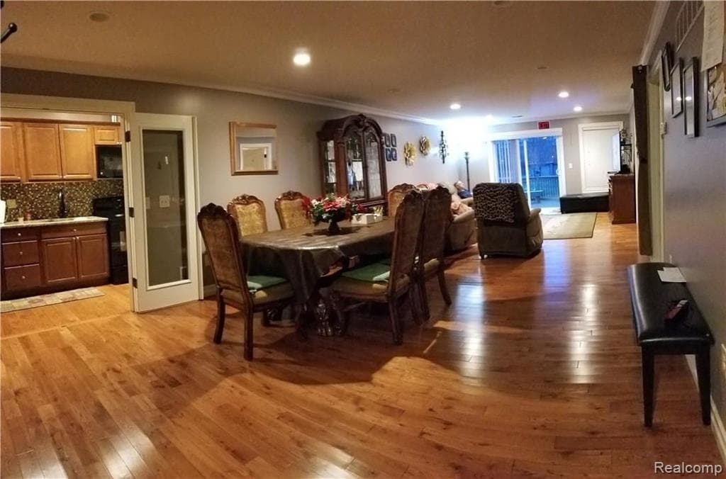 23065 Canfield Ave, Farmington Hills, MI for Sale