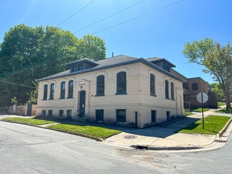 Manistee, MI Office/Residential - 427 Water St