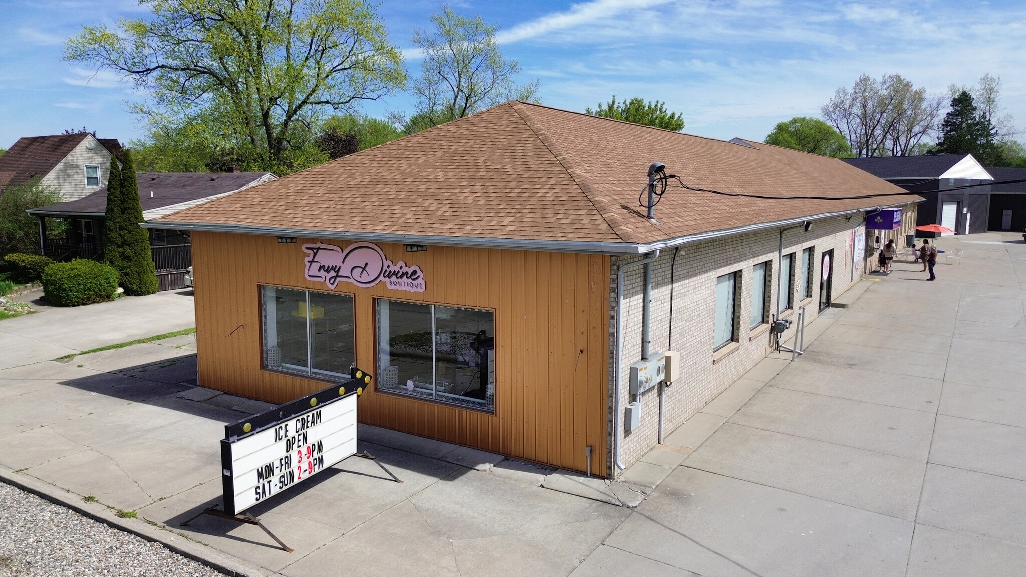 5480-5488 Richfield Rd, Flint, MI for Rent