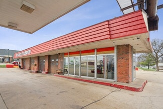 Cedar Falls, IA Service Station - 4326 University Ave