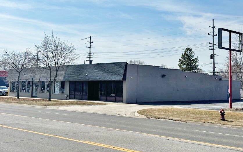 29635 Harper Ave, Saint Clair Shores, MI for Rent