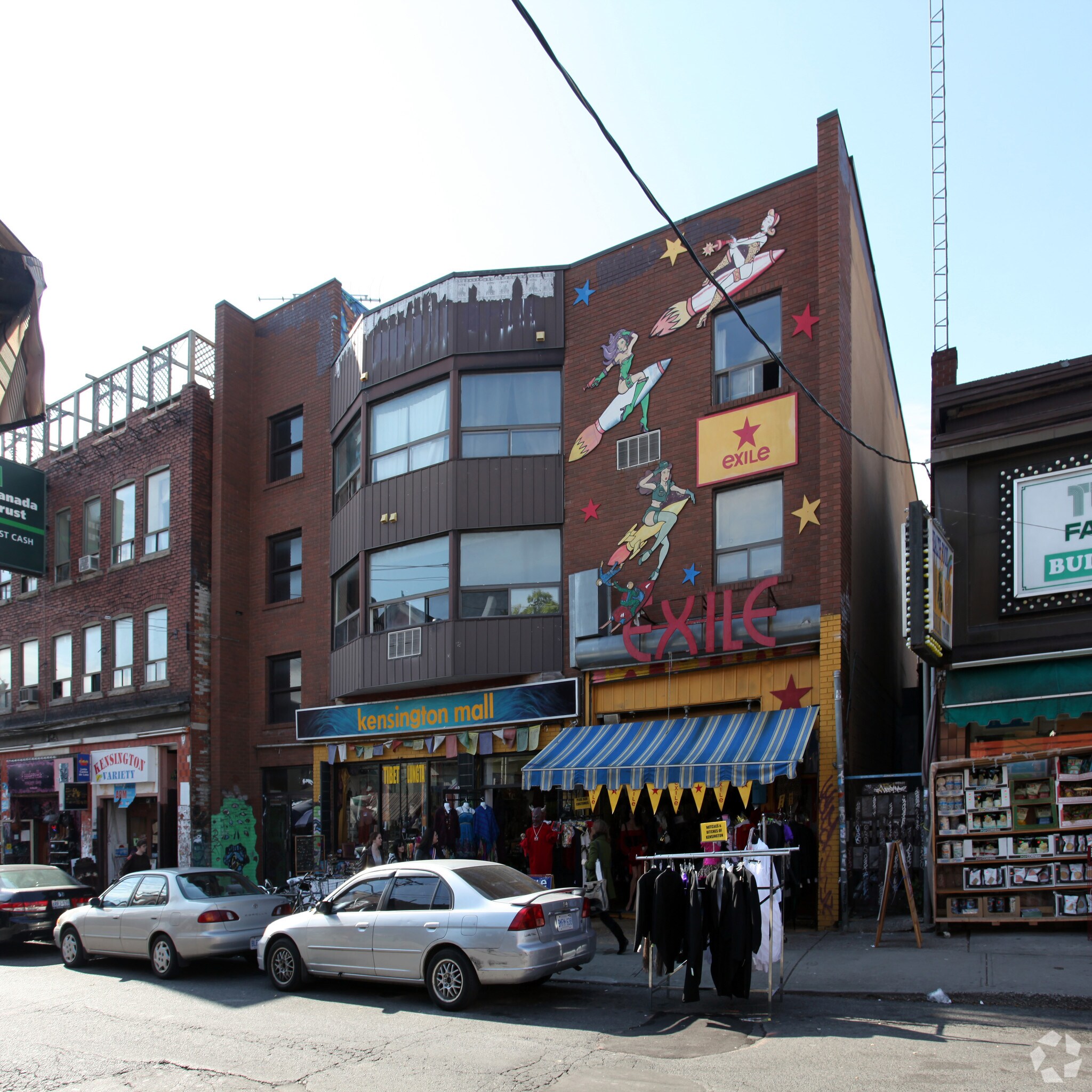 58-62 Kensington Ave, Toronto, ON for Sale