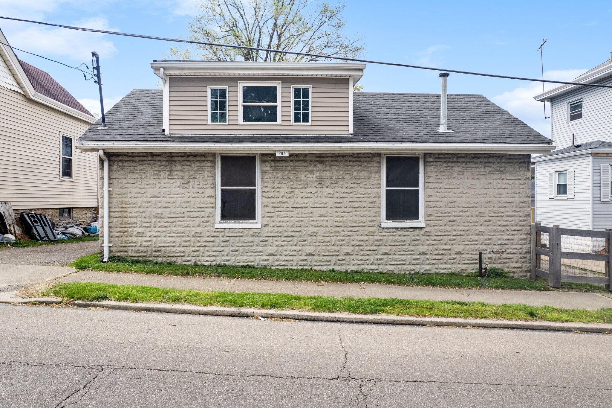 203 Benson St, Reading, OH for Sale