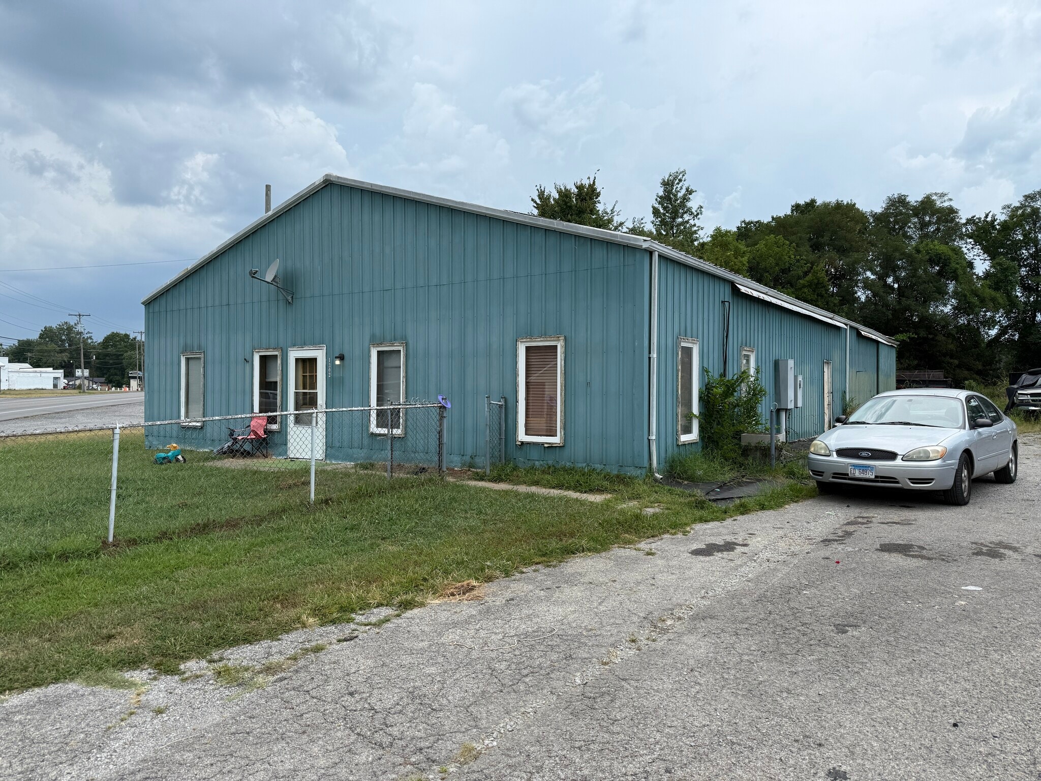 1302 E Main St, Marion, IL for Sale