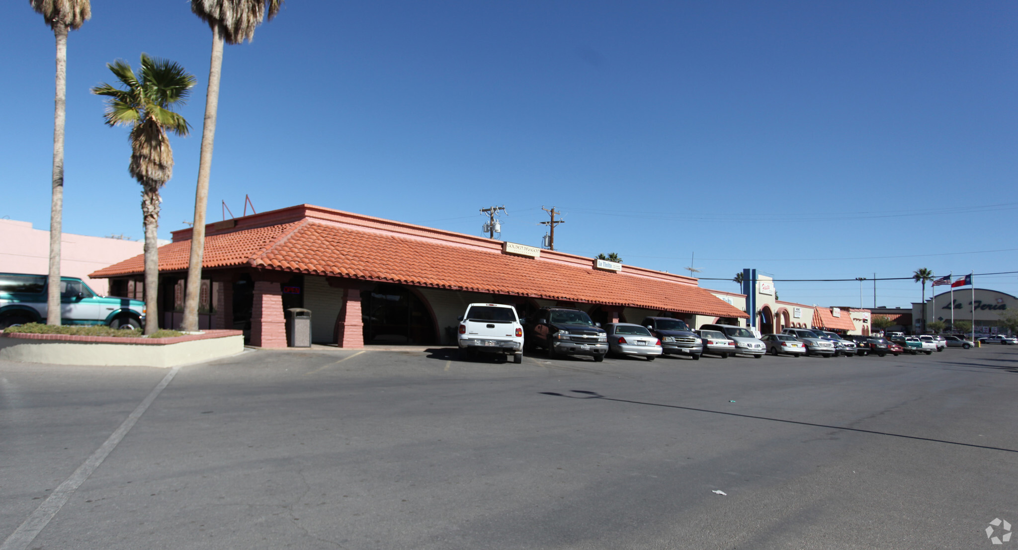 305-390 S Main St, Anthony, TX for Rent