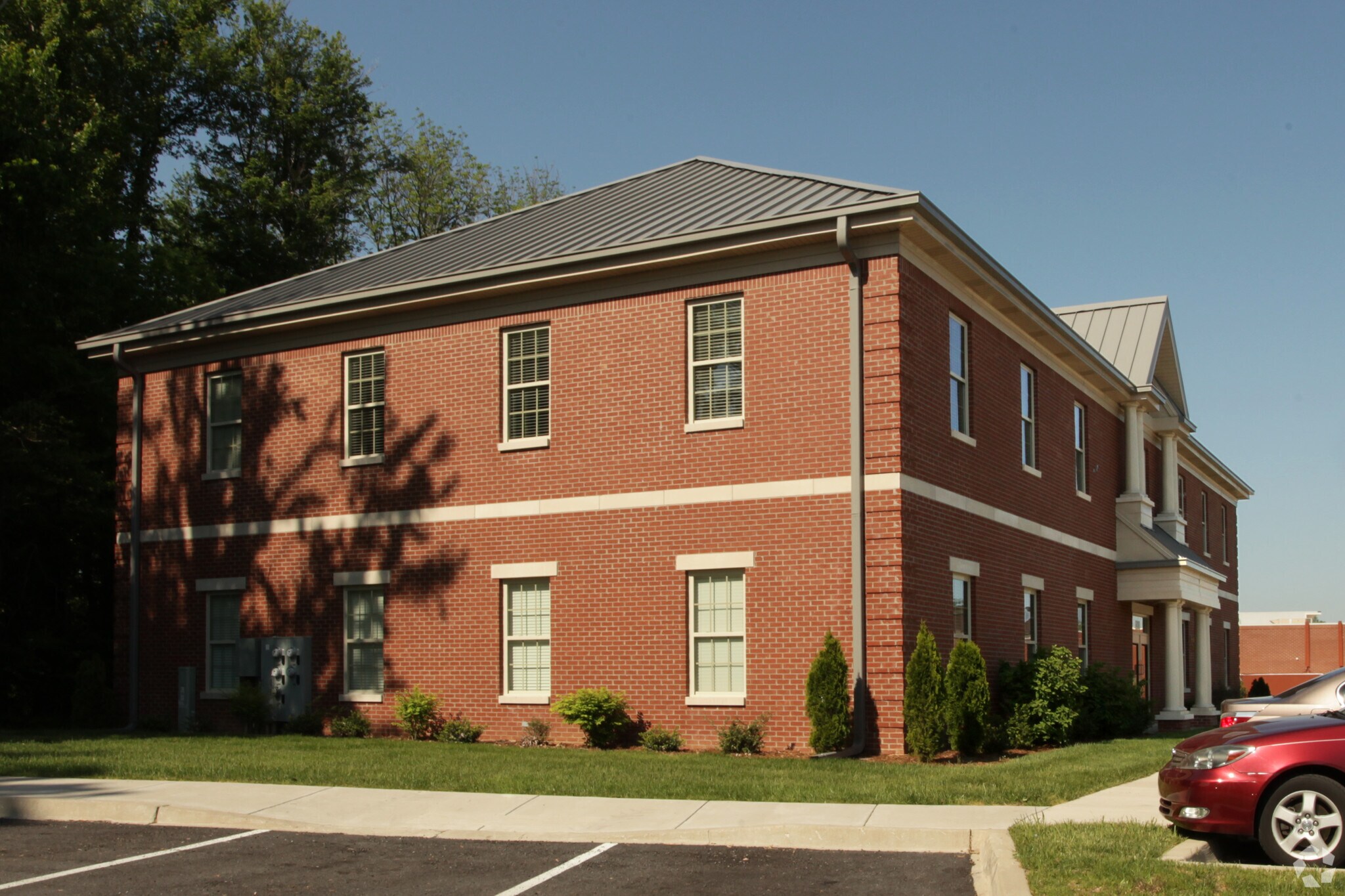 800 Lily Creek Rd, Louisville, KY for Rent