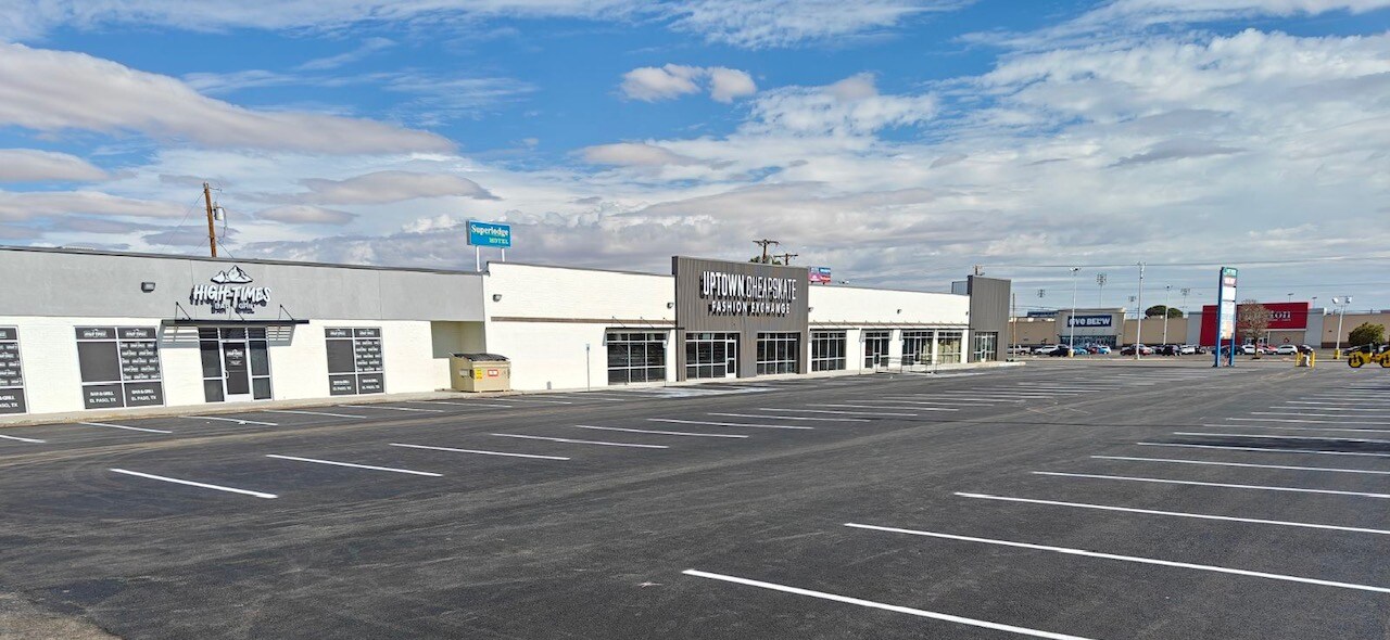 9477 Dyer St, El Paso, TX for Rent