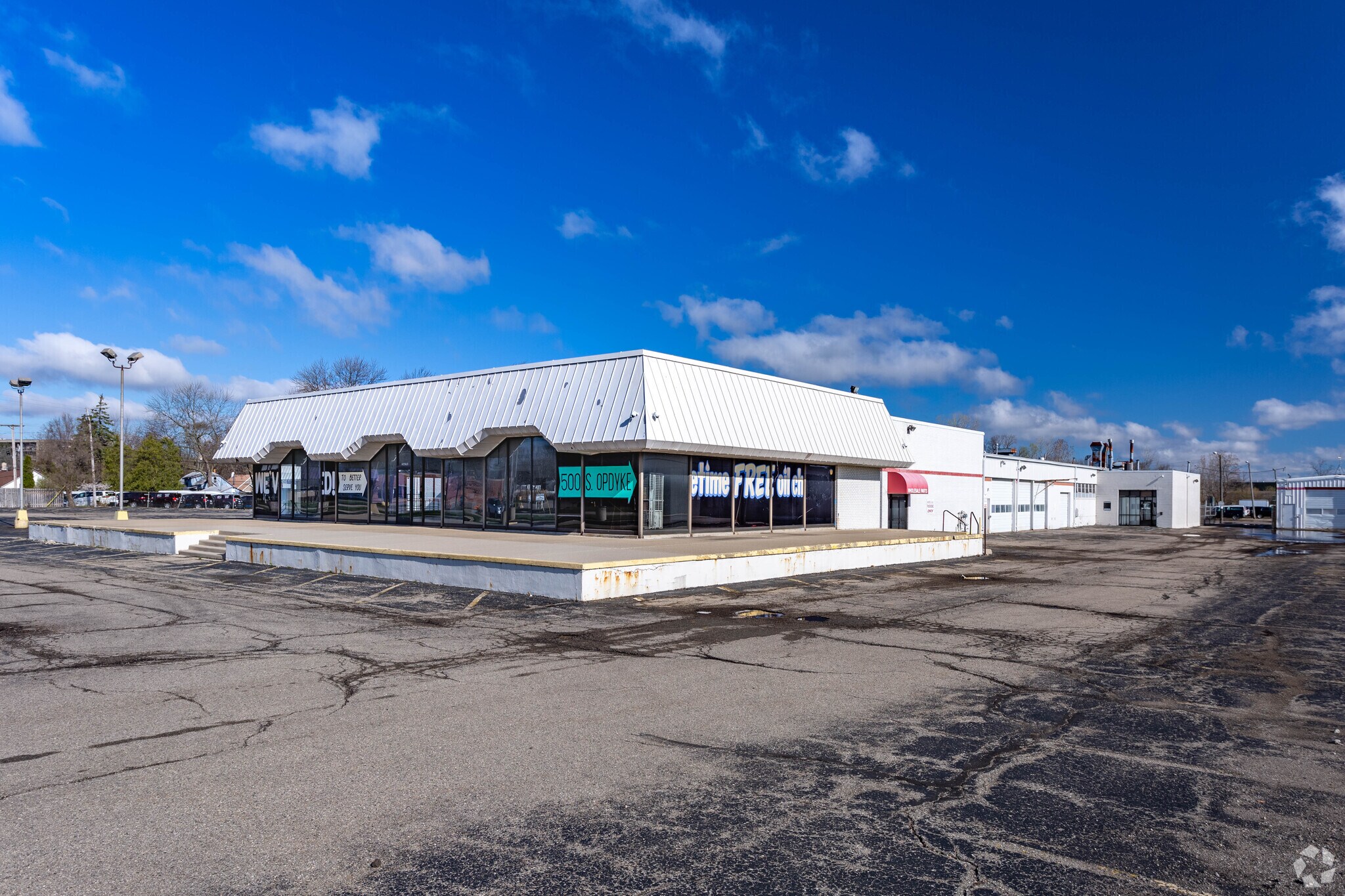 2470 Elizabeth Lake Rd, Waterford, MI for Rent