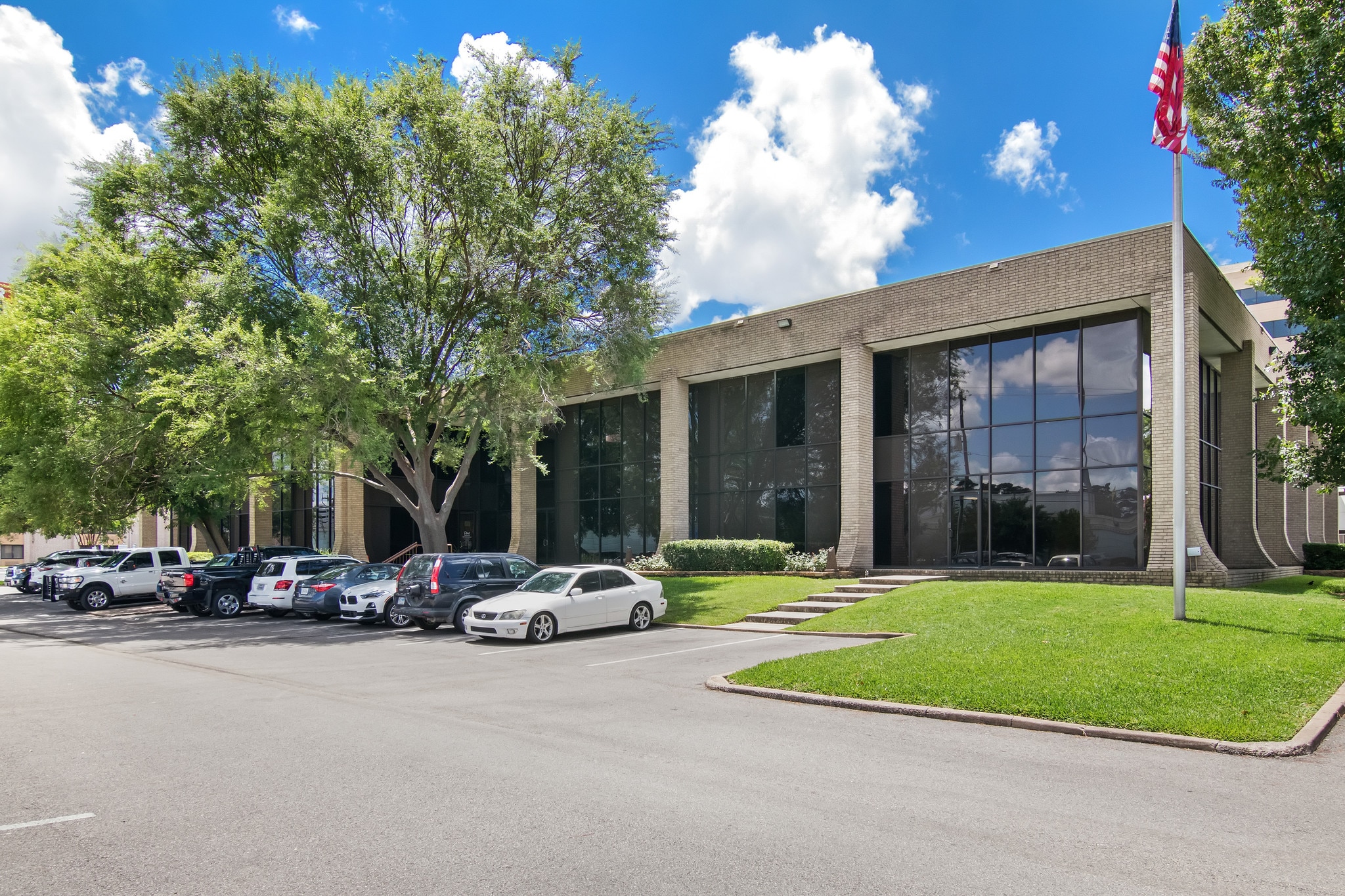 950 Threadneedle St, Houston, TX for Rent