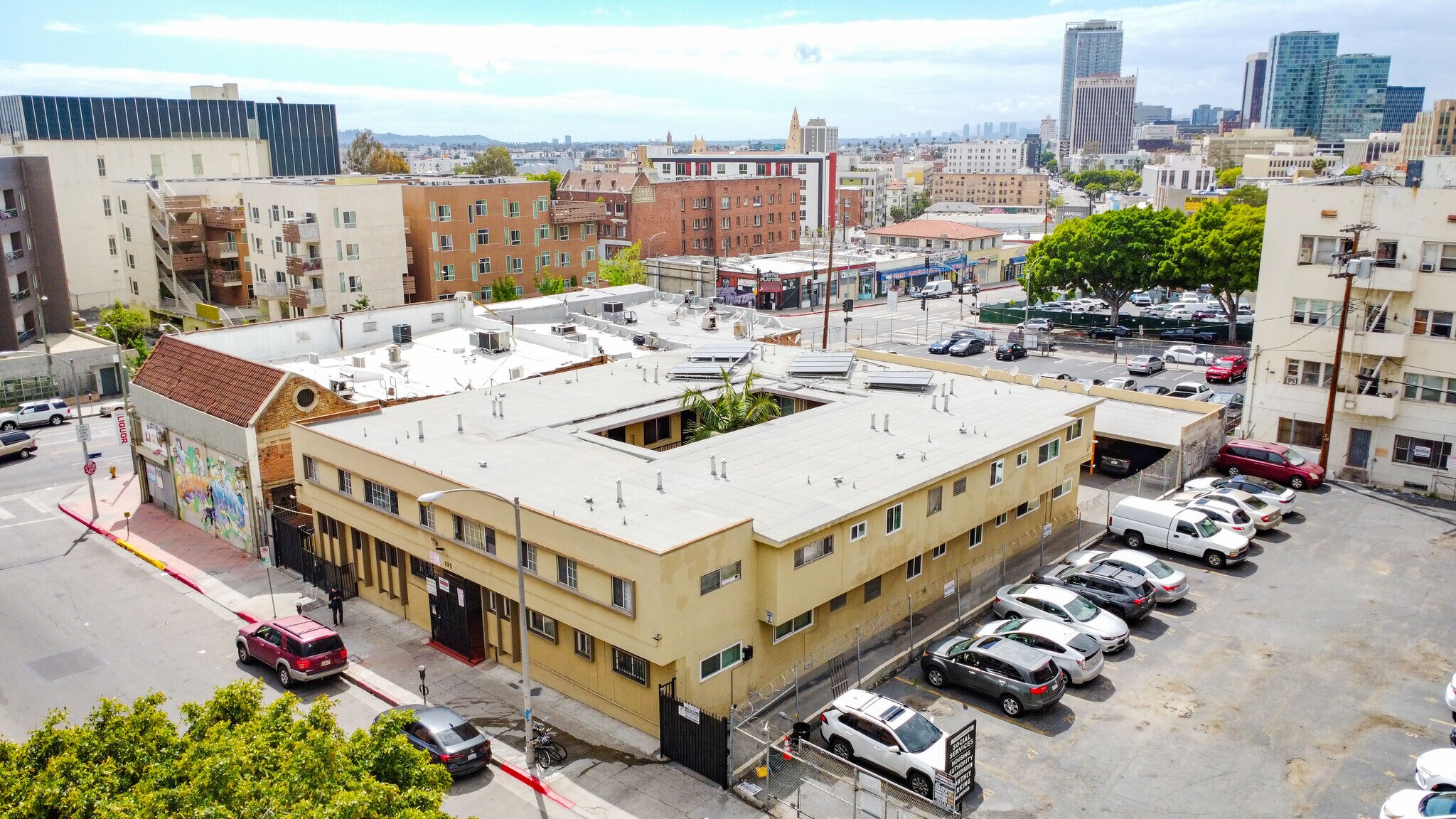 685 S Coronado St, Los Angeles, CA for Sale