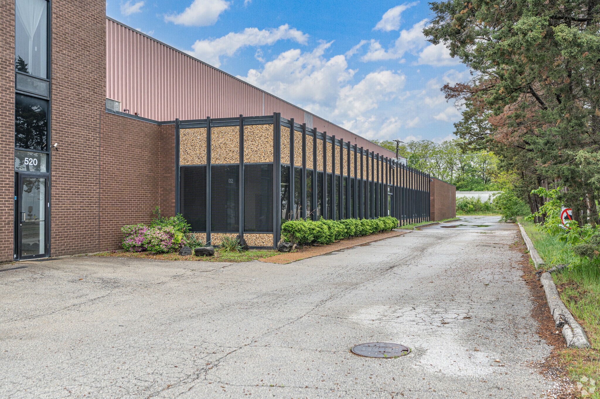 520 Thomas Dr, Bensenville, IL for Rent