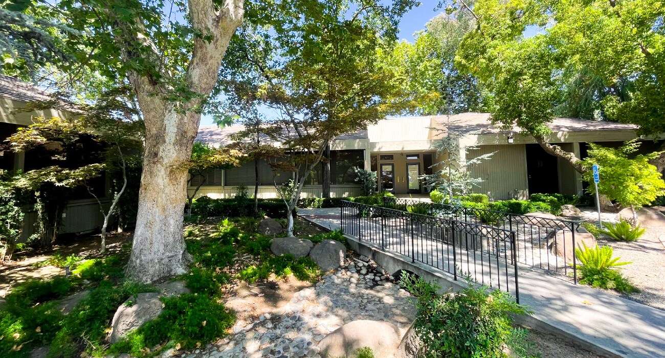 1233 W Shaw Ave, Fresno, CA for Rent