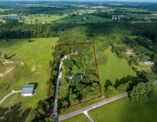 New Waverly, TX Specialty - 382 Hawthorne Rd