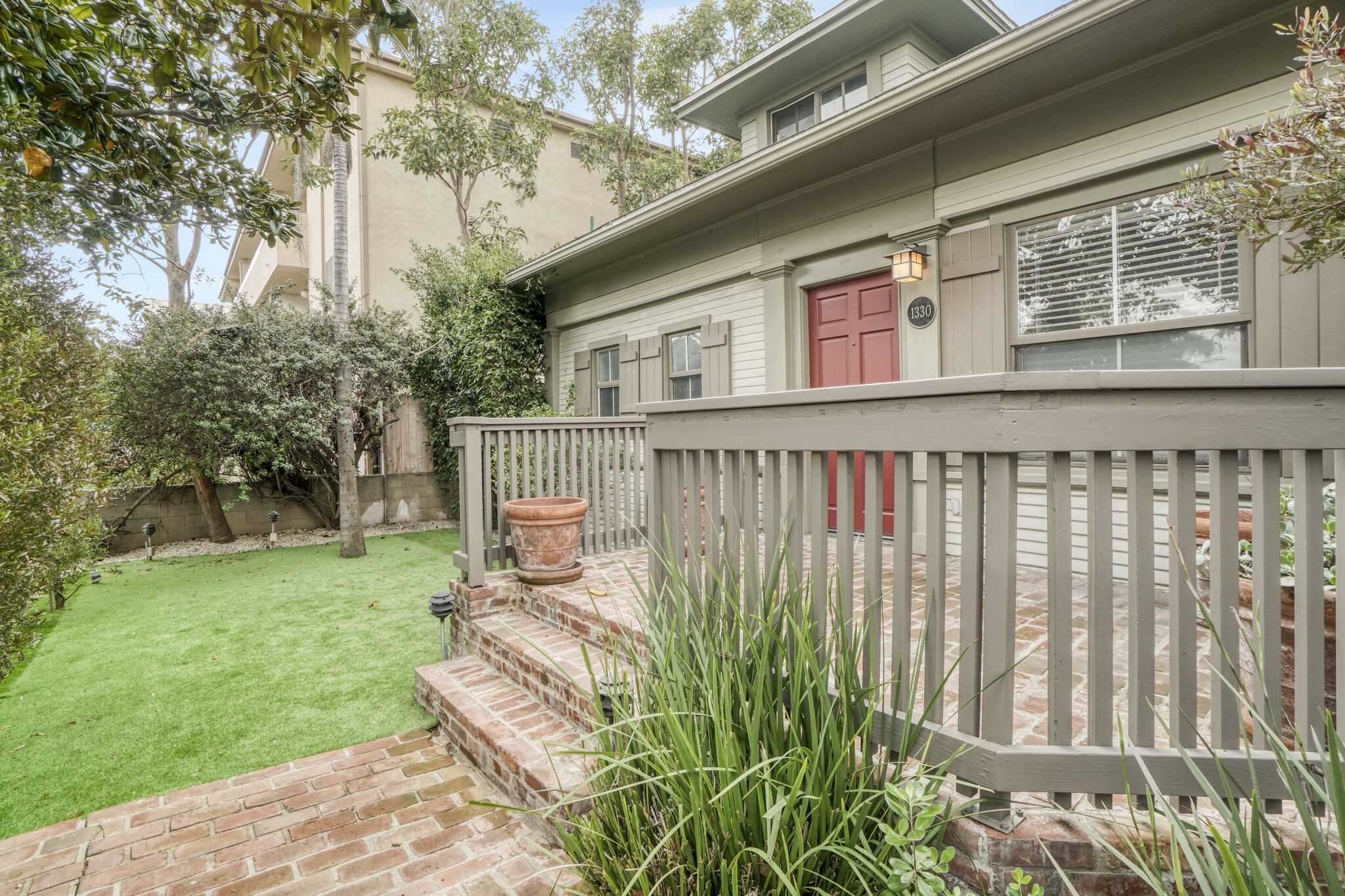 1332 10th St, Santa Monica, CA for Sale