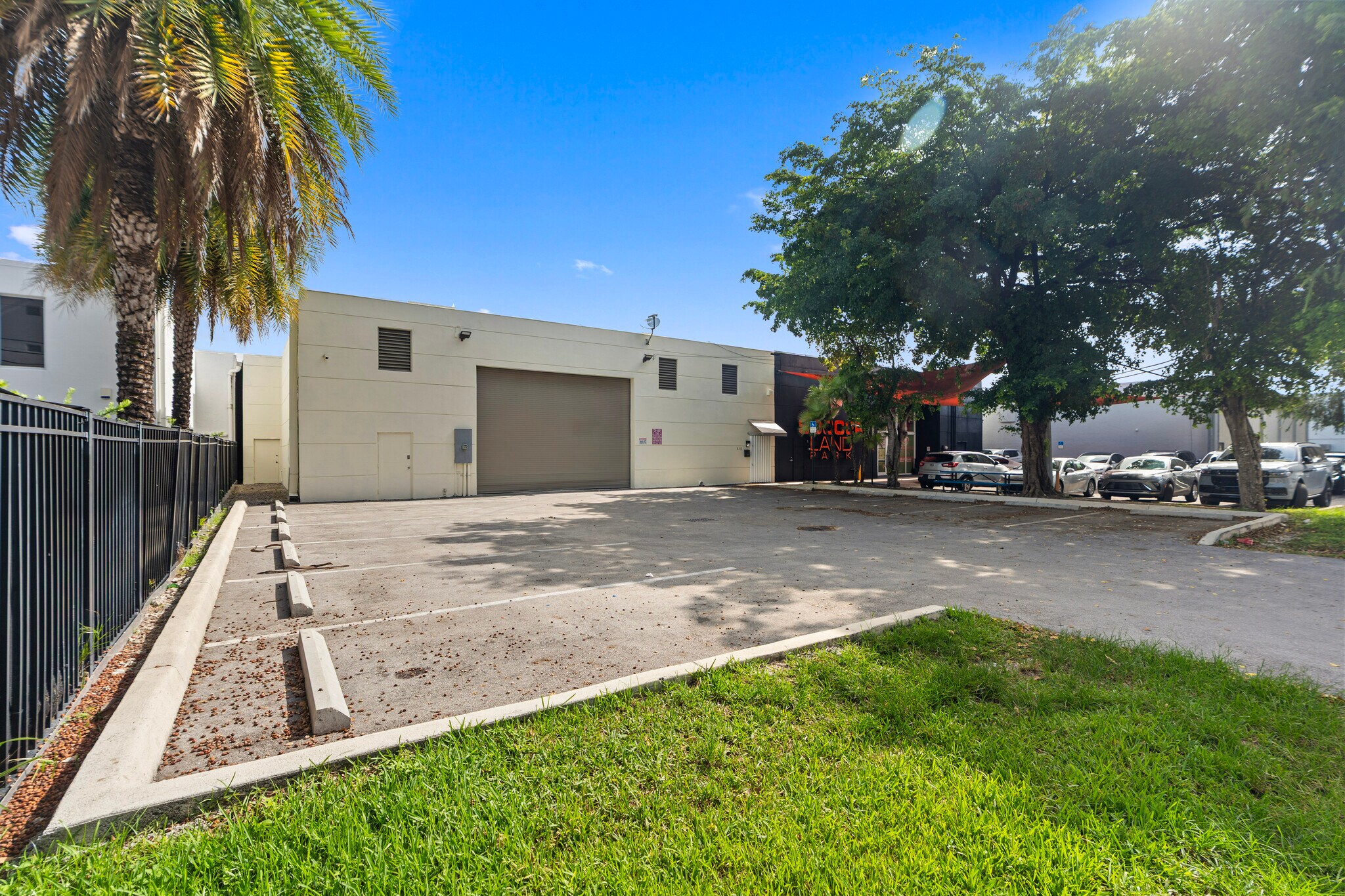 8111-8113 NW 54th St, Miami, FL for Rent