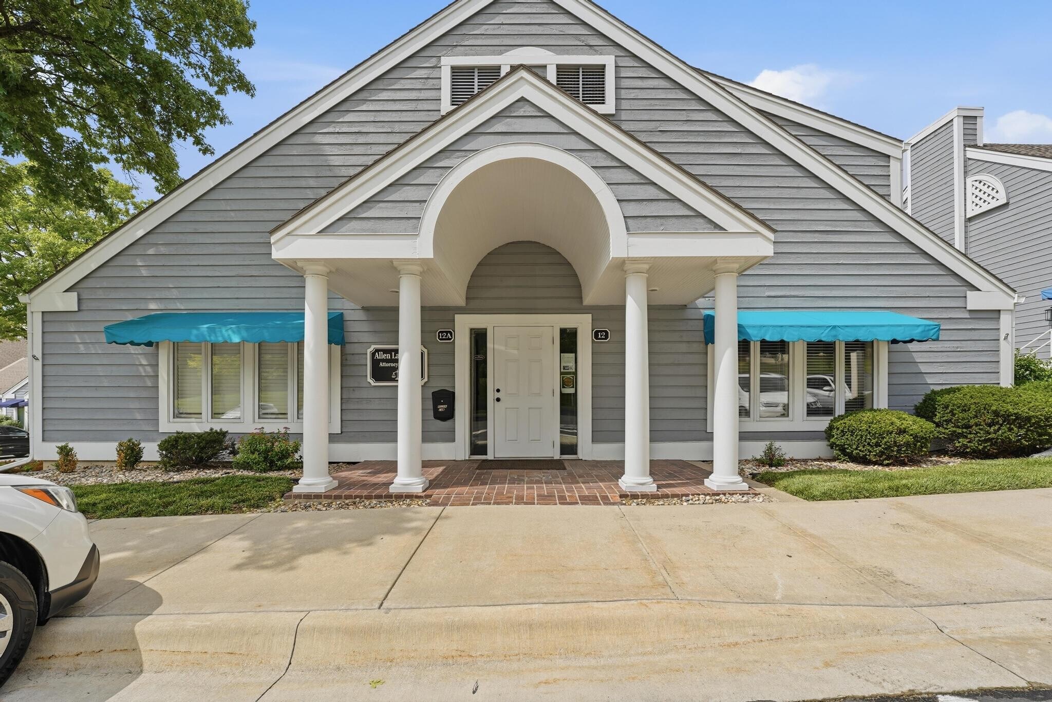 12-16 Westwoods Dr, Liberty, MO for Sale