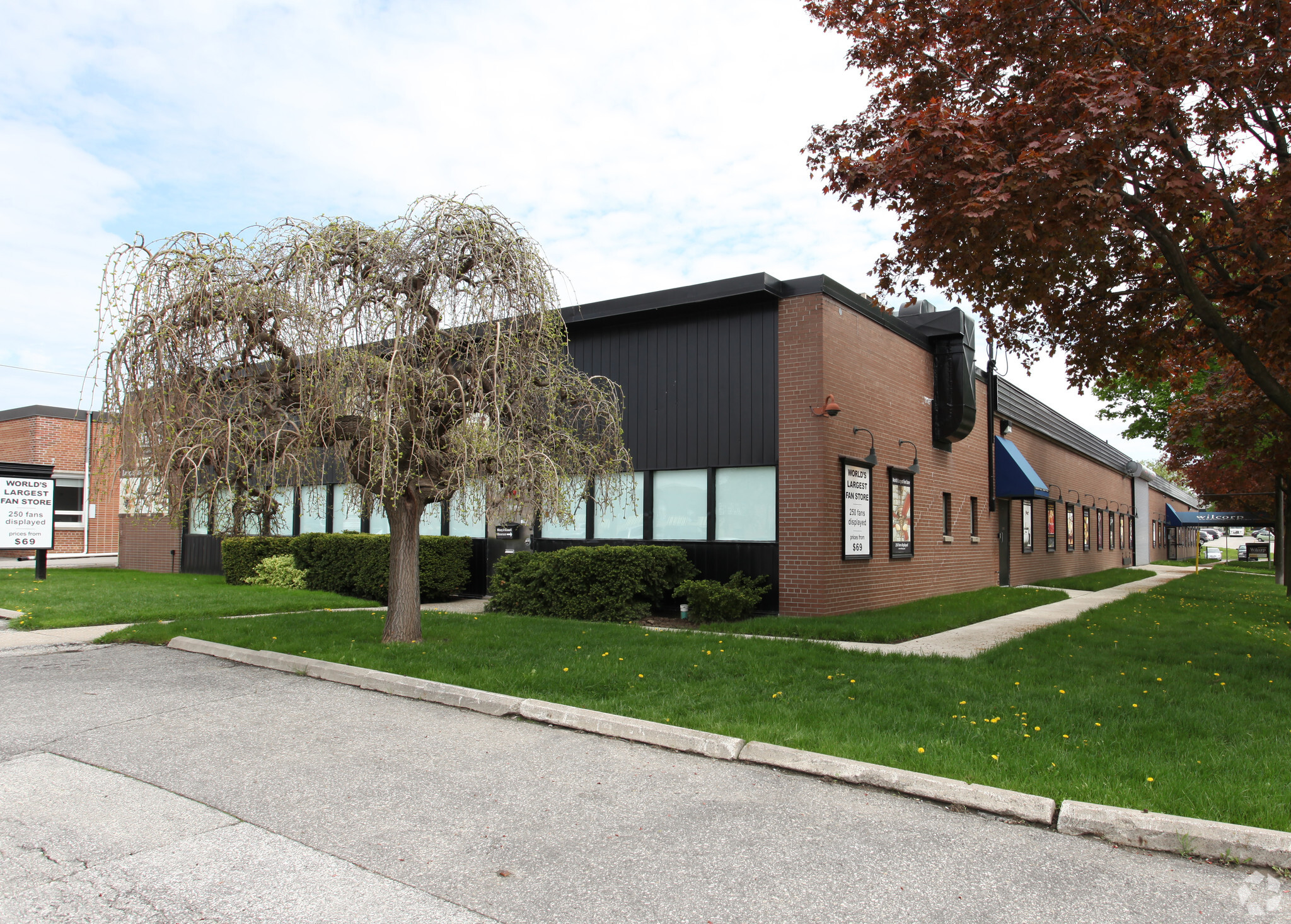 117 Tycos Dr, Toronto, ON for Rent